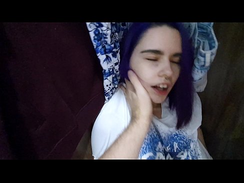 ❤️ Jwenn sè m nan klozèt la epi li te ede l kom Porno nan nou ❌